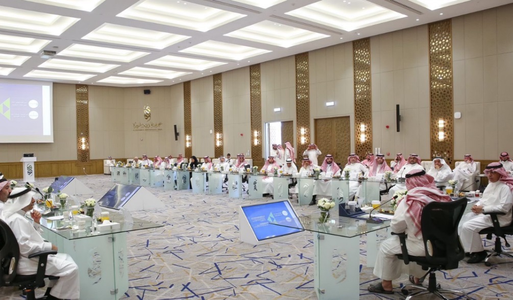 نظمت #غرفة_المدينة_المنورة لقاء مع وزارة النقل والخدمات اللوجستية بحضور معالي رئيس الهيئة العامة للطيران المدني أ.عبدالعزيز الدعيلج نيابة عن معالي وزير النقل لمناقشة أبرز التحديات والعقبات التي تواجه القطاع والبحث عن سبل لتذليلها بحضور عدد من الجهات