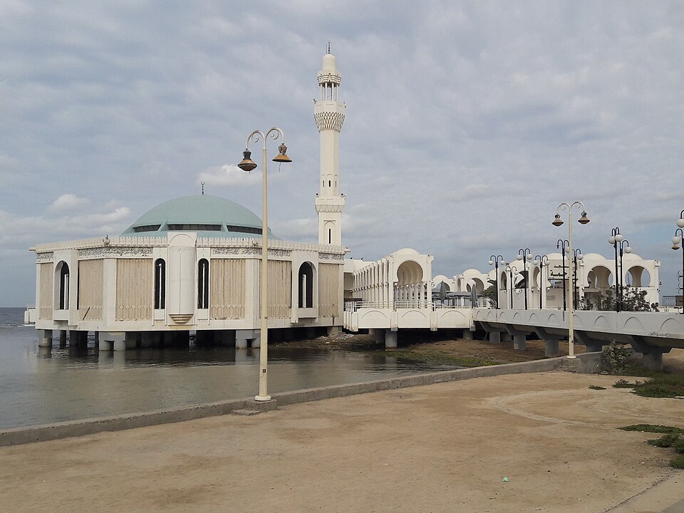 مسجد الرحمة (المسجد العائم)
